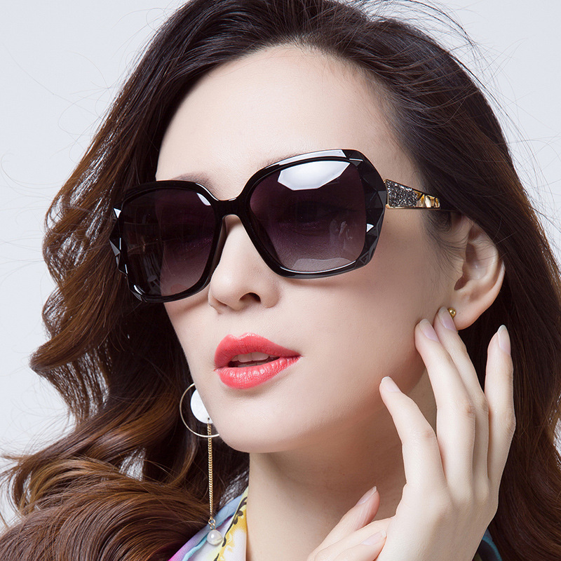 1pc Women's Oversized Round Korean-Style Fashion Glasses - Large Square Frame Glasses with Dark Tinted, Black Retro Shades for, Driving & - Stylish & Durable Eyewear