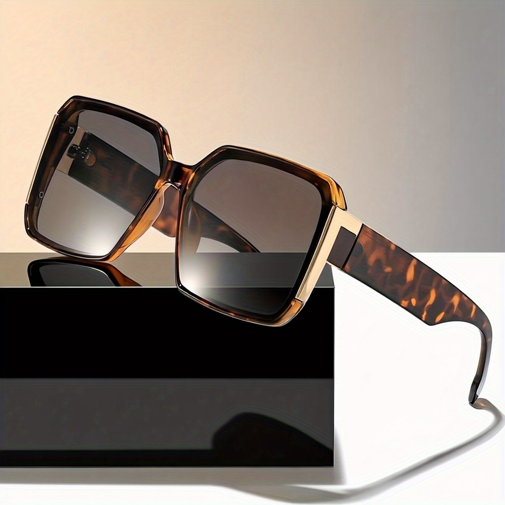 Oversized Square Frame Fashion Glasses for Women - Protection, Fashionable Gradient Design, Stylish Retro Look - Includes Premium Glasses Case and Cleaning Cloth - Ideal for Driving, Beach, Shopping, Parties, and Casual Attire